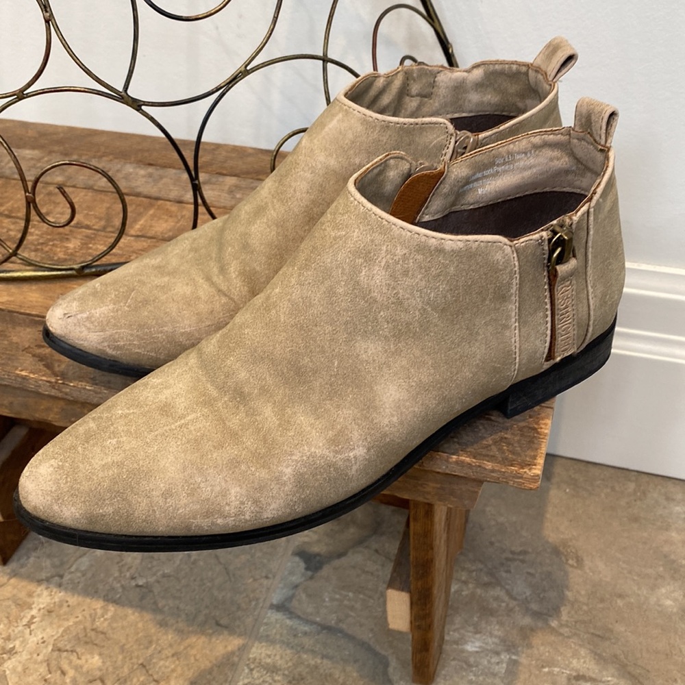 Restricted Booties - Picture 3 of 11